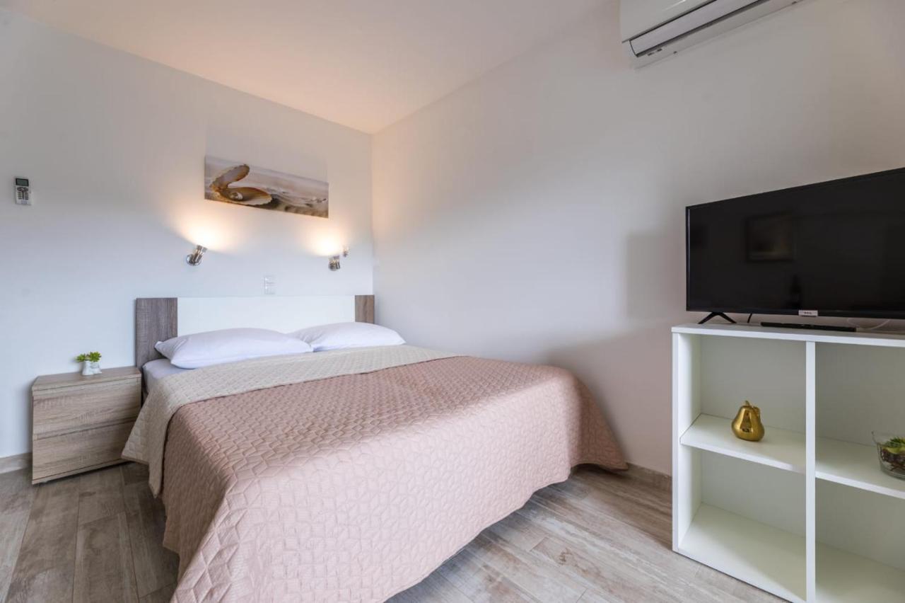 Apartments Augustinovic Baška Екстериор снимка