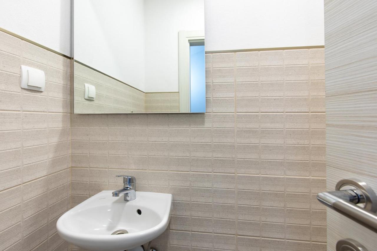 Apartments Augustinovic Baška Екстериор снимка