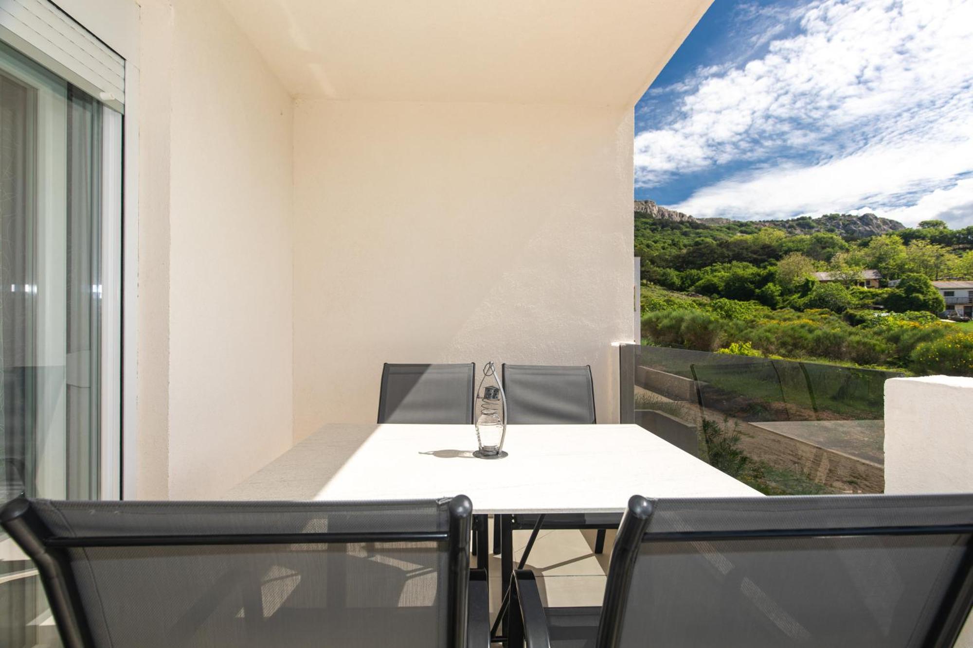 Apartments Augustinovic Baška Стая снимка